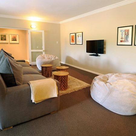 8A Grahamstown By The Oyster Collection Hotel Room photo