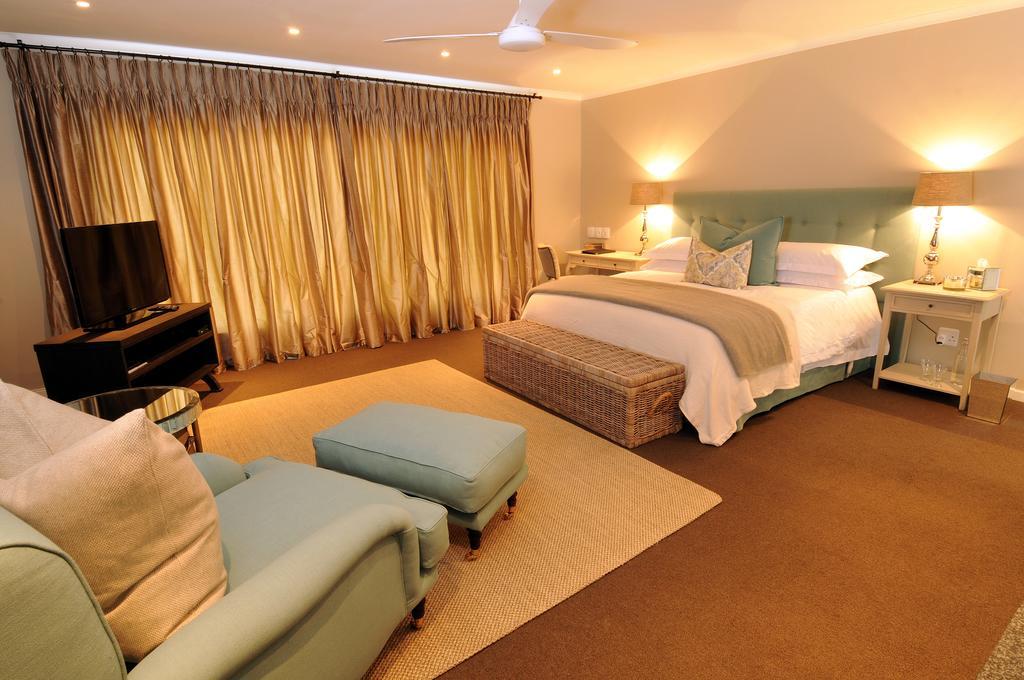 8A Grahamstown By The Oyster Collection Hotel Room photo